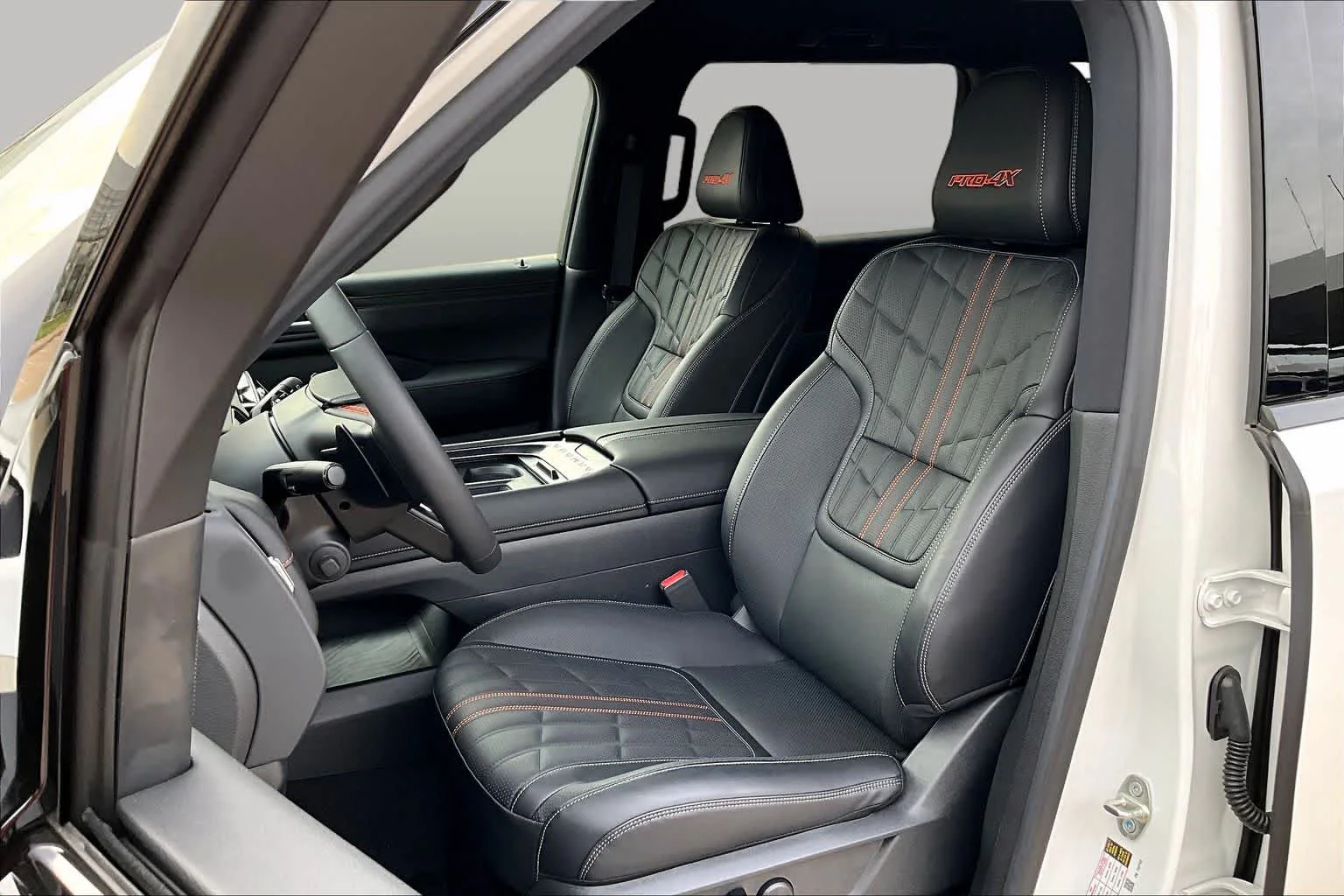 2026 Nissan Armada PRO-4X - Photo 9