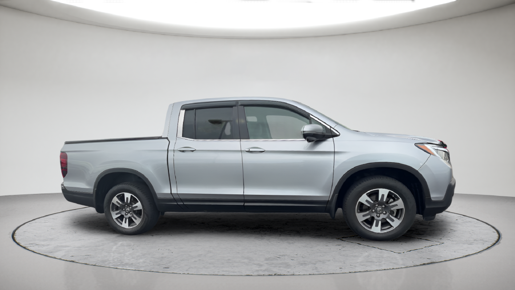 Used 2019 Silver Honda RTL-T image 5