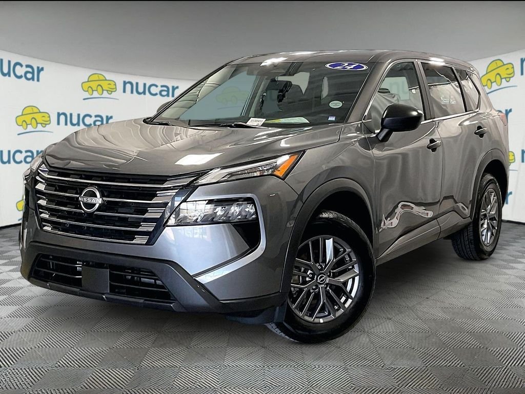 Used 2024 Gray Nissan S image 3