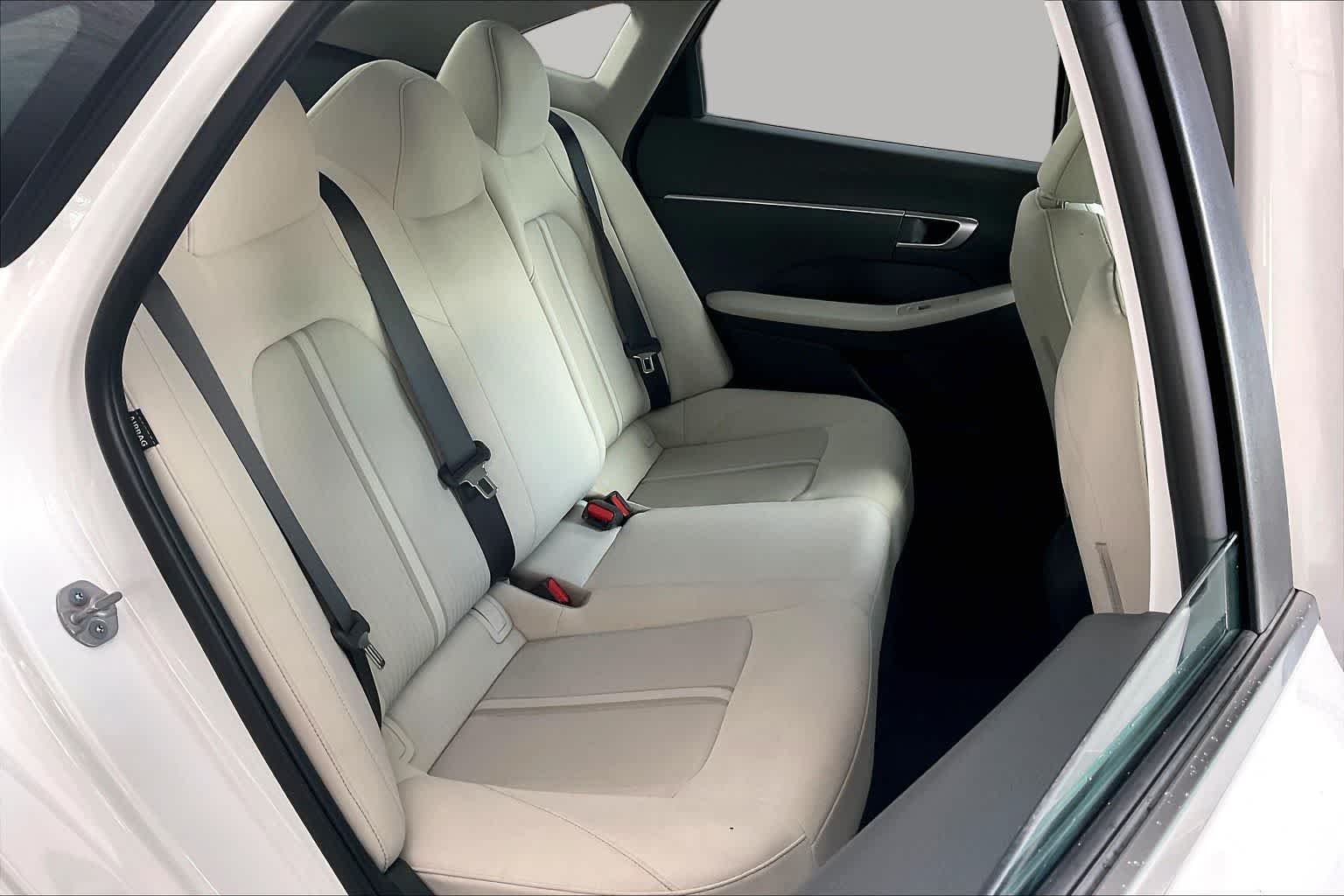 Used 2025 Serenity White Hyundai SE image 20