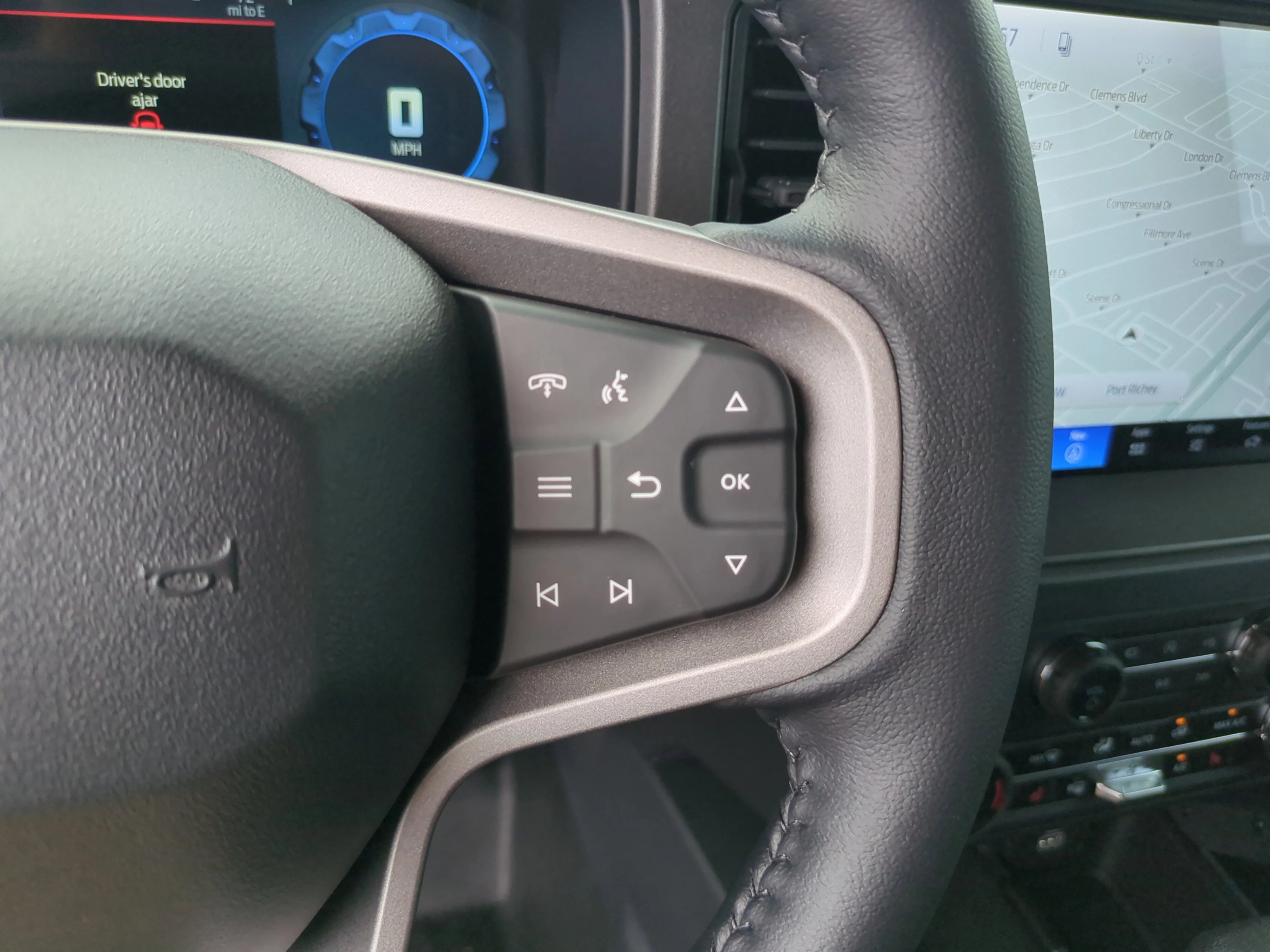 New 2026 Oxford White Ford Badlands® image 30