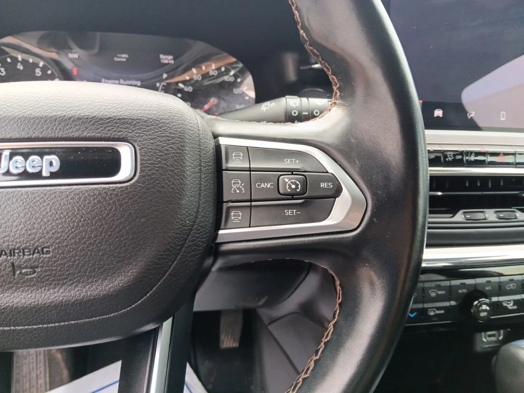 Used 2022 Redline Pearlcoat Jeep Limited image 24