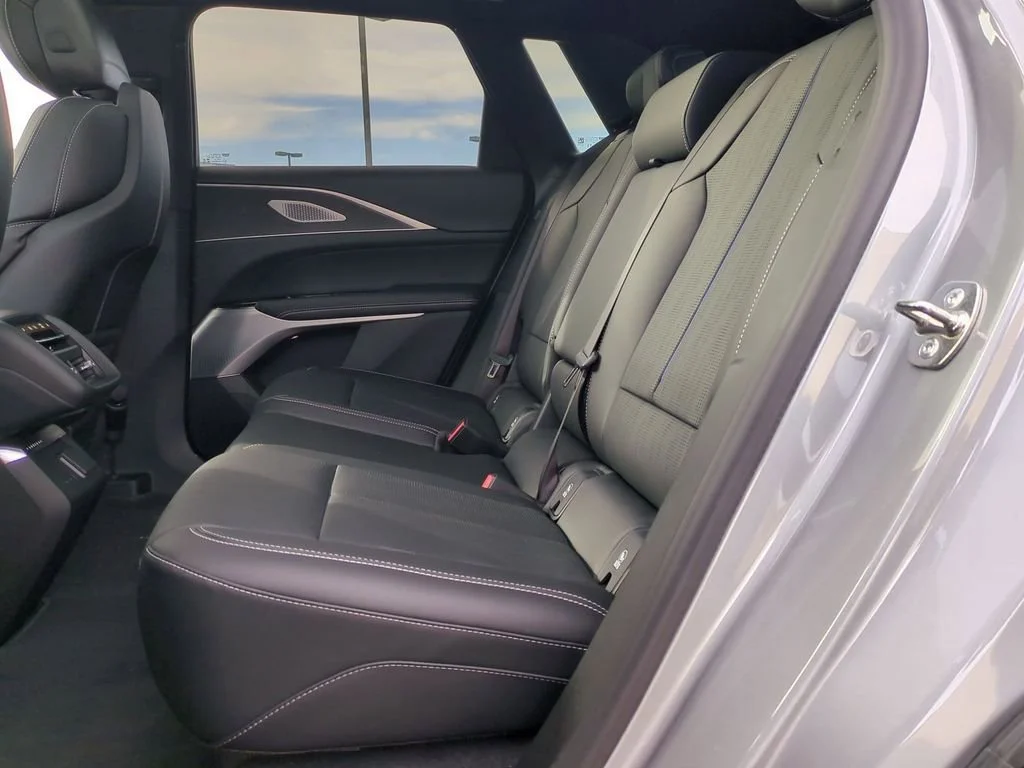 2026 Cadillac LYRIQ V - Photo 27