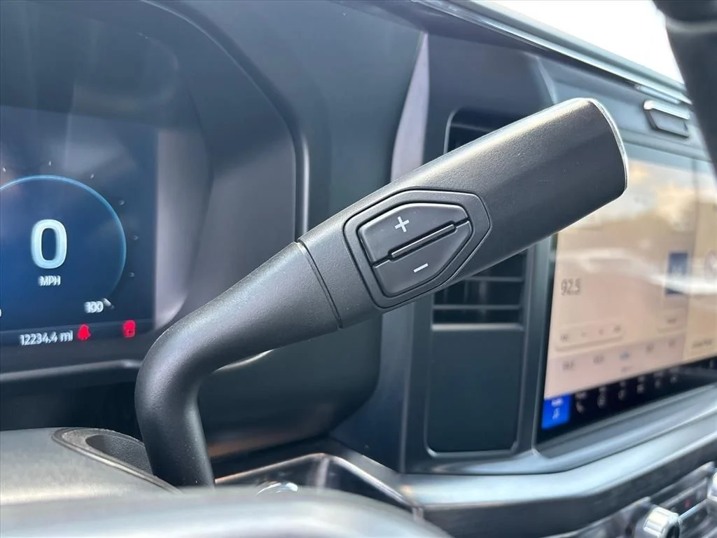 Used 2025 Black Ford Lariat image 33