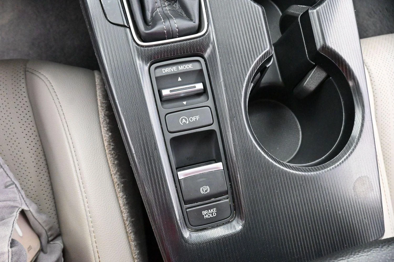 Used 2024 Meteorite Gray Metallic Honda Touring image 26