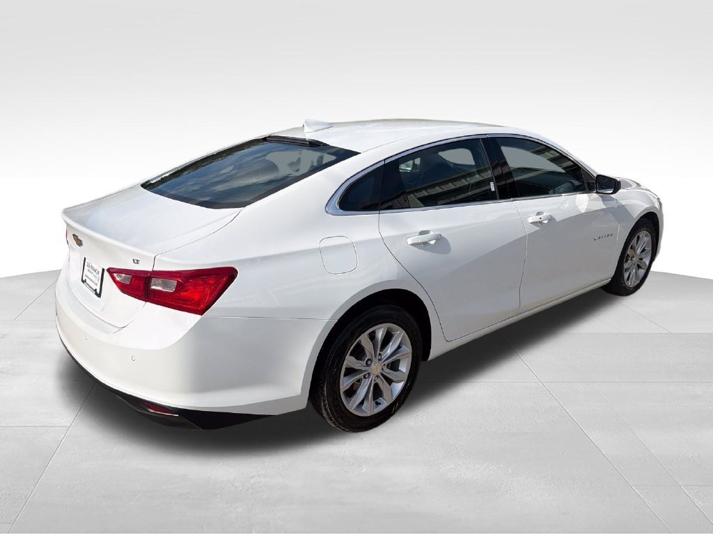 Used 2025 White Chevrolet LT image 5