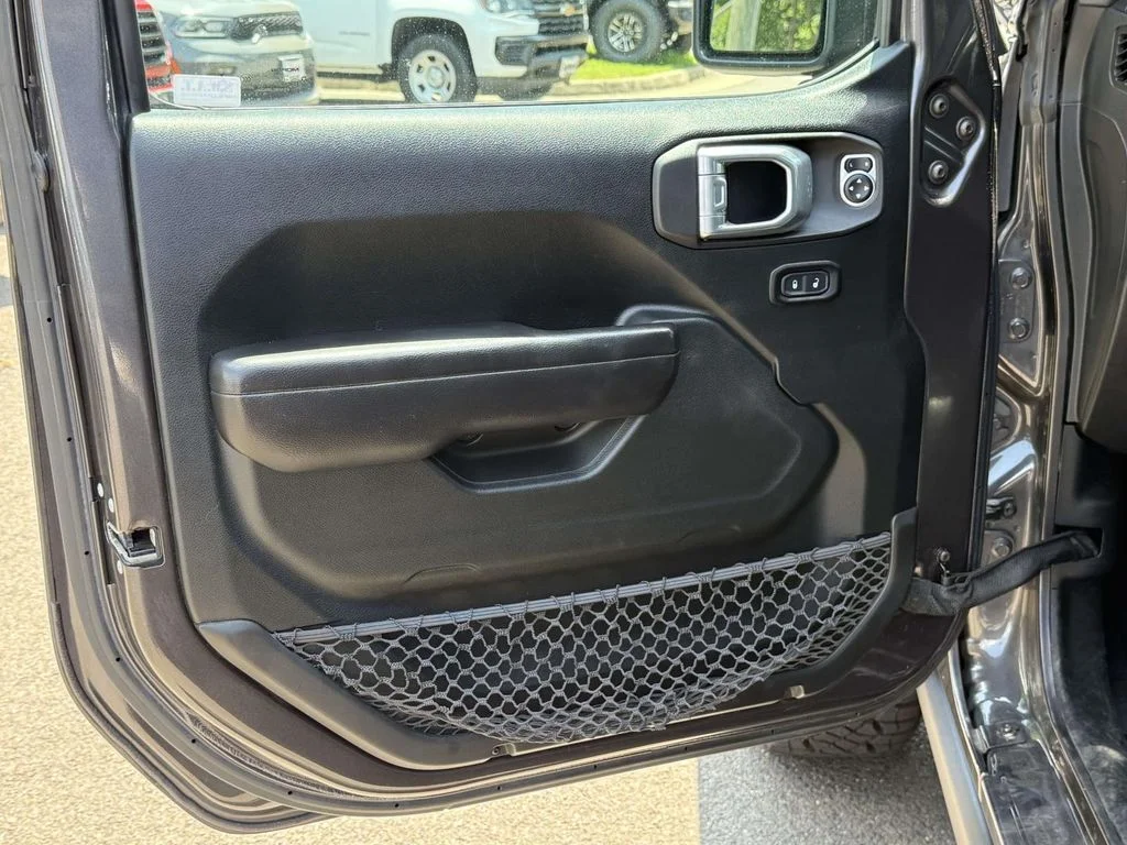 Used 2021 Gray Jeep Unlimited Rubicon image 28