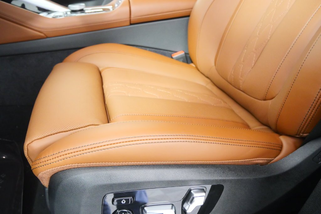 New 2027 Black Sapphire Metallic BMW xDrive40i image 10