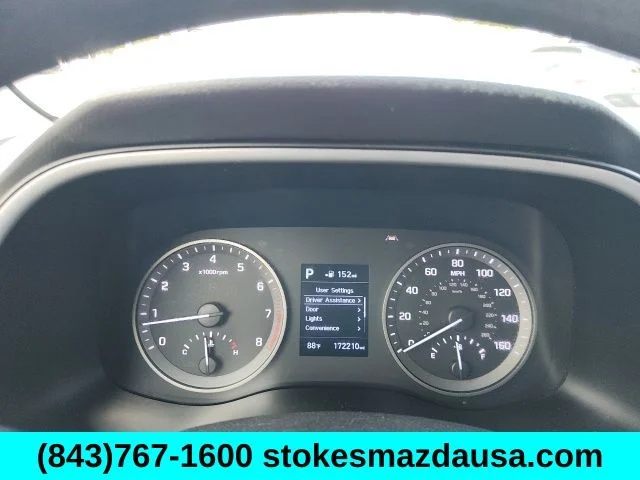 Used 2020 White Hyundai SE image 2