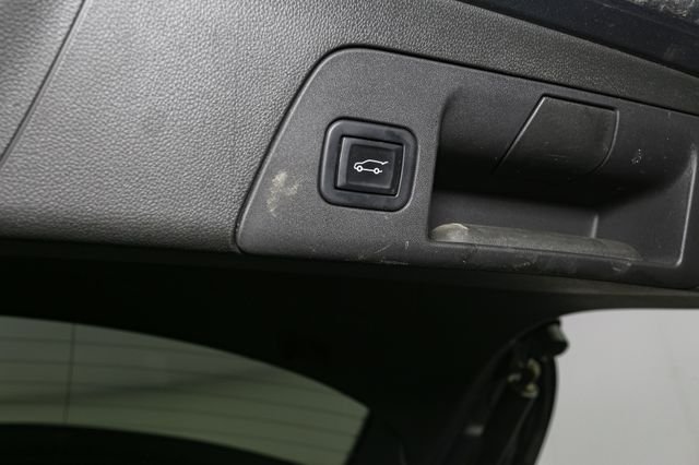 Used 2022 Gray Buick Essence image 11