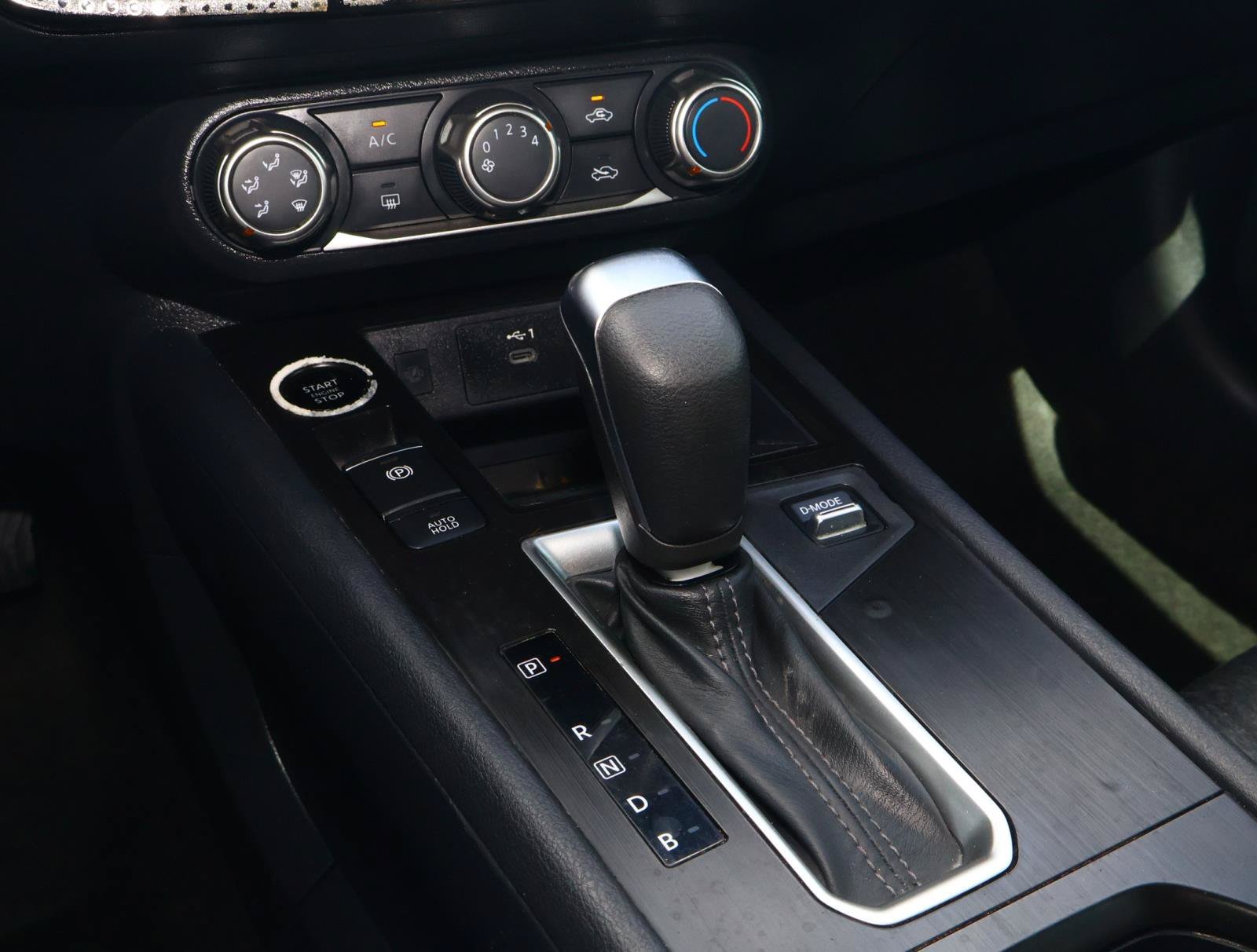 Used 2025 Super Black Nissan SV image 20