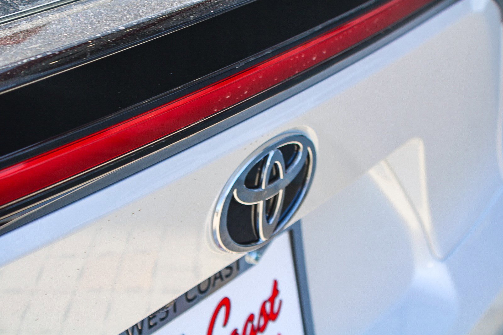 New 2026 Wind Chill Pearl <sup>1</sup> Toyota  XLE image 10