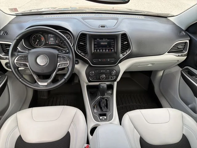Used 2021 Beige Jeep Latitude Plus image 11