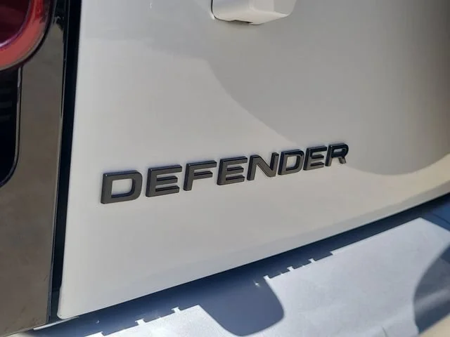 Used 2025 White Land Rover S image 31