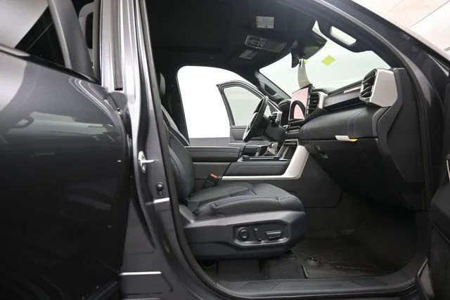 2026 Toyota Tundra Platinum - Photo 14