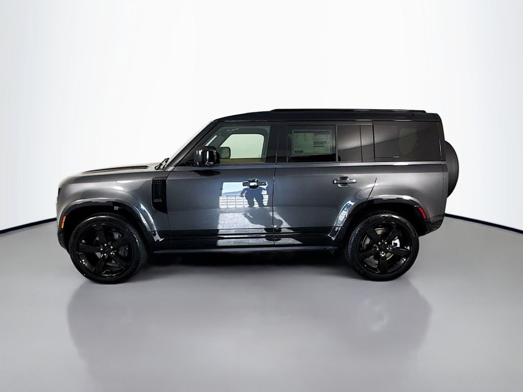 New 2026 Carpathian Grey Land Rover X-Dynamic SE image 2