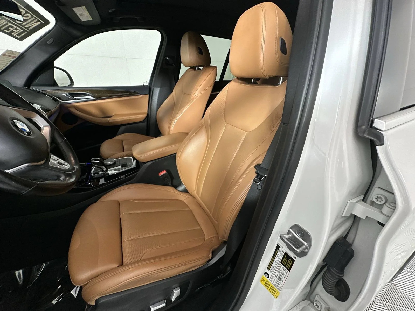 Used 2023 White BMW sDrive30i image 11