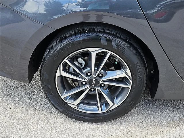 Certified Used 2024 Gravity Gray KIA LXS (IVT) image 6