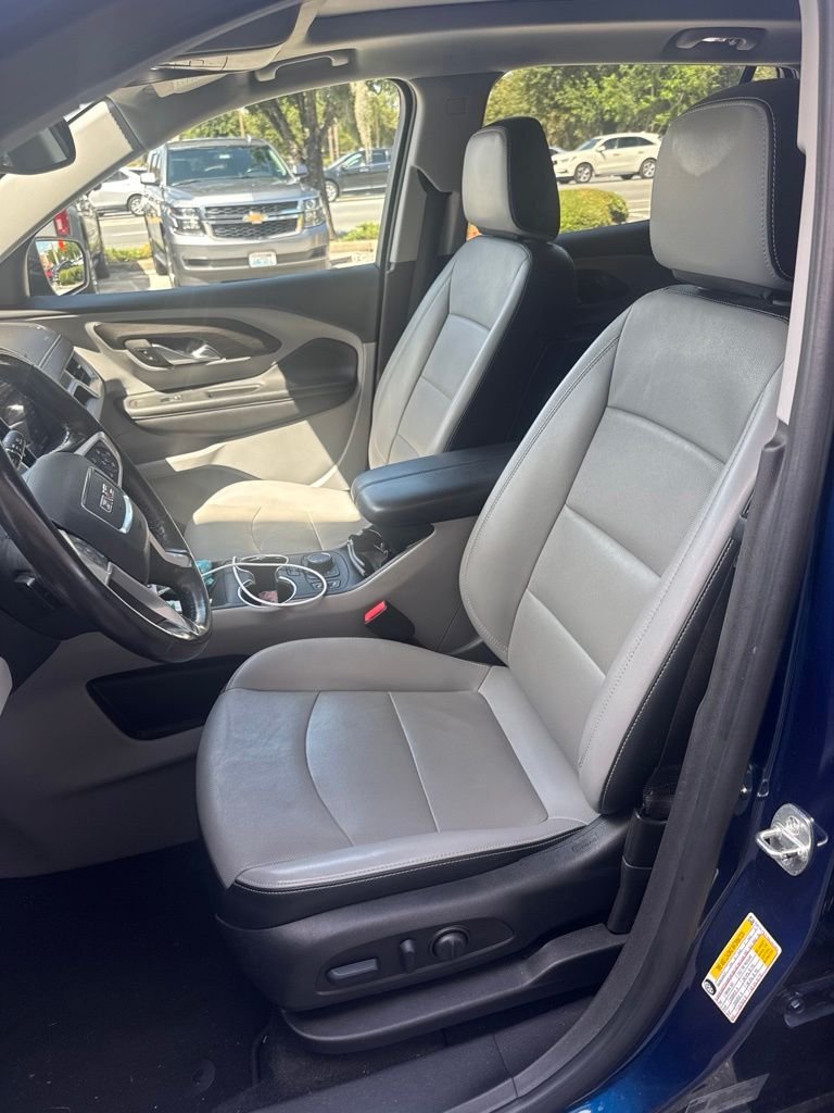 Used 2022  GMC SLT image 13