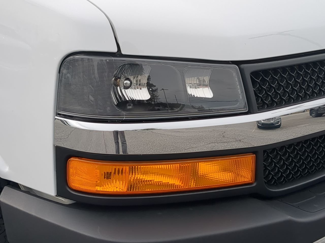 2024 GMC Savana Cargo Work Van - Photo 39