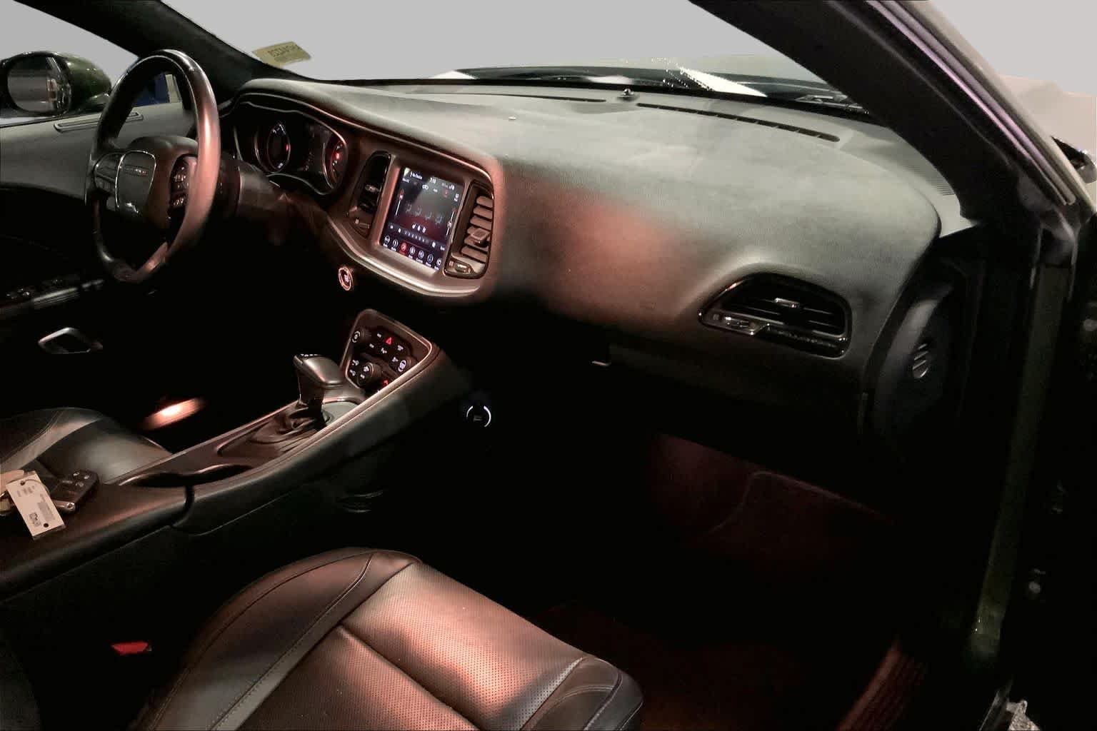 Used 2019 F8 Green Dodge SXT image 17