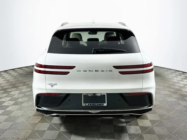 New 2027 White Genesis 2.5T Select image 5
