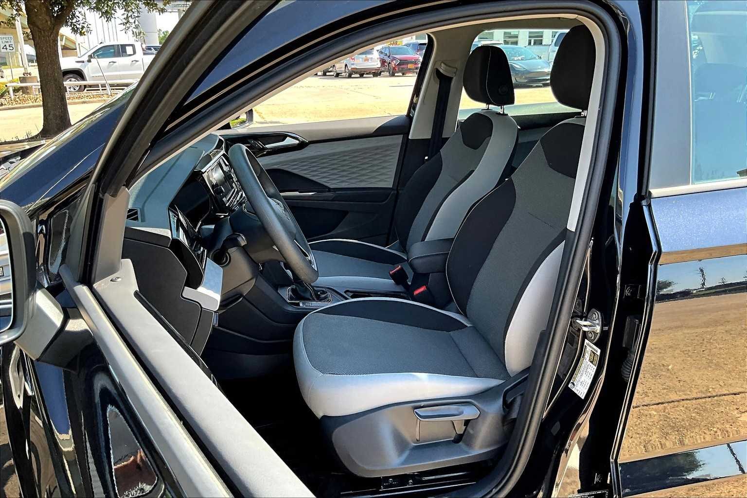 Used 2022 Deep Black Pearl Volkswagen S image 7