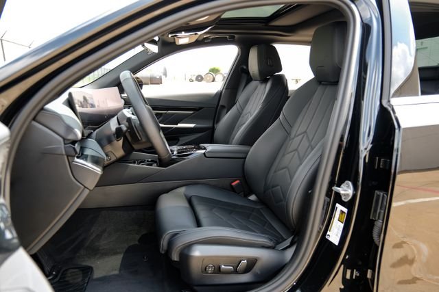 Used 2025 Black BMW 530i image 4