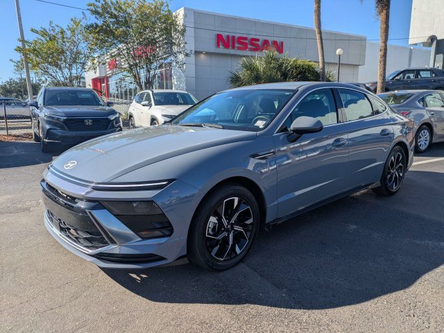 Used 2025 Blue Hyundai SEL image 7