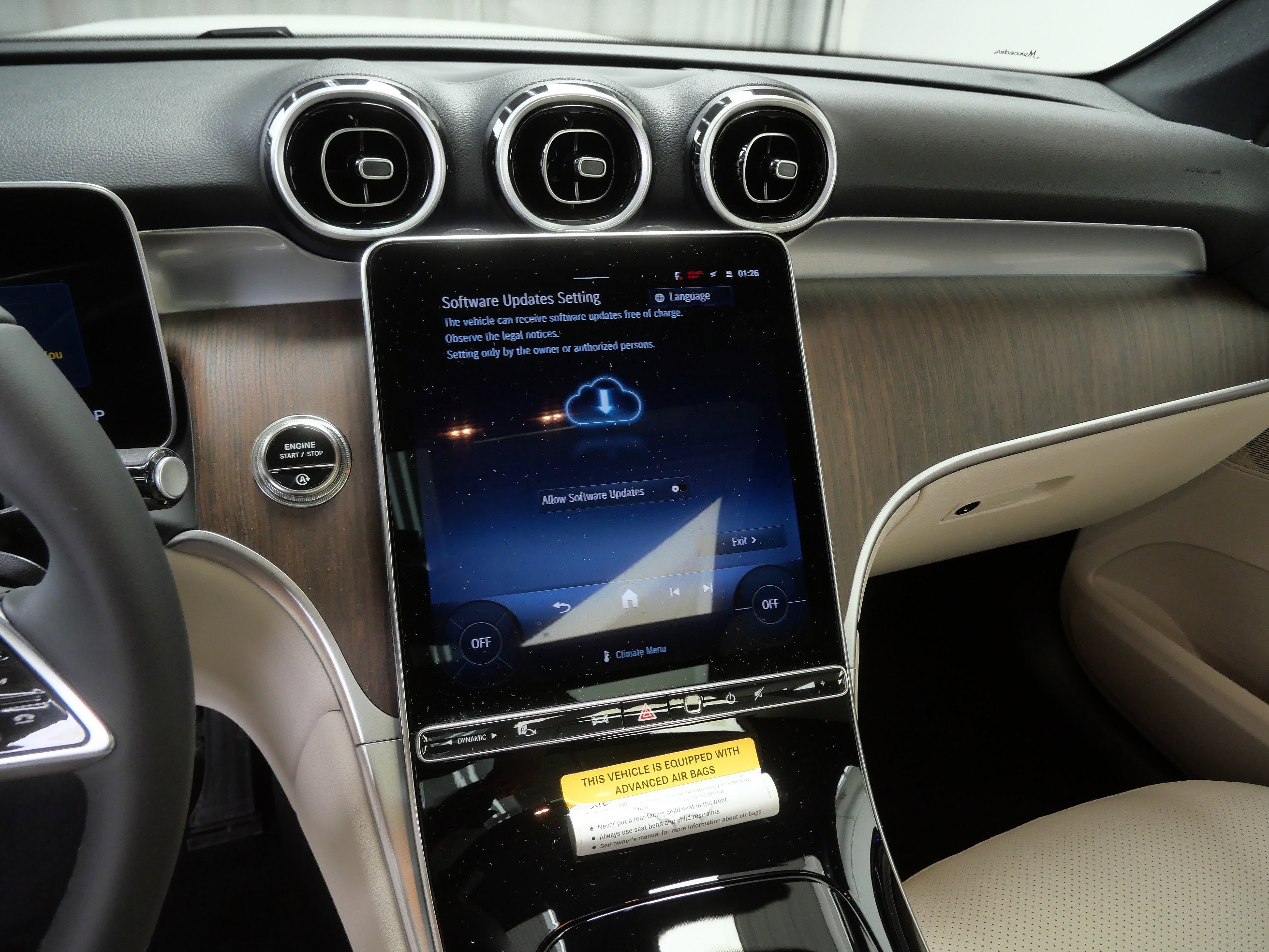New 2026 Polar White Mercedes-Benz GLC 300 image 10