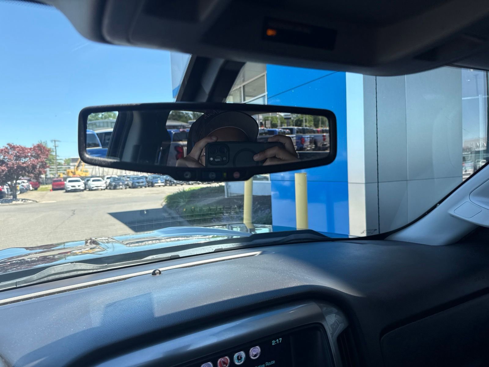 Used 2019 GRAPHITE METALLIC Chevrolet LT image 26