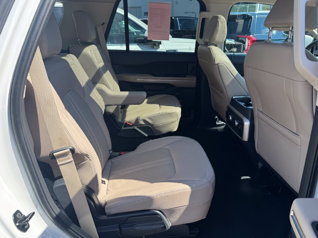 Used 2024 White Ford Limited image 33