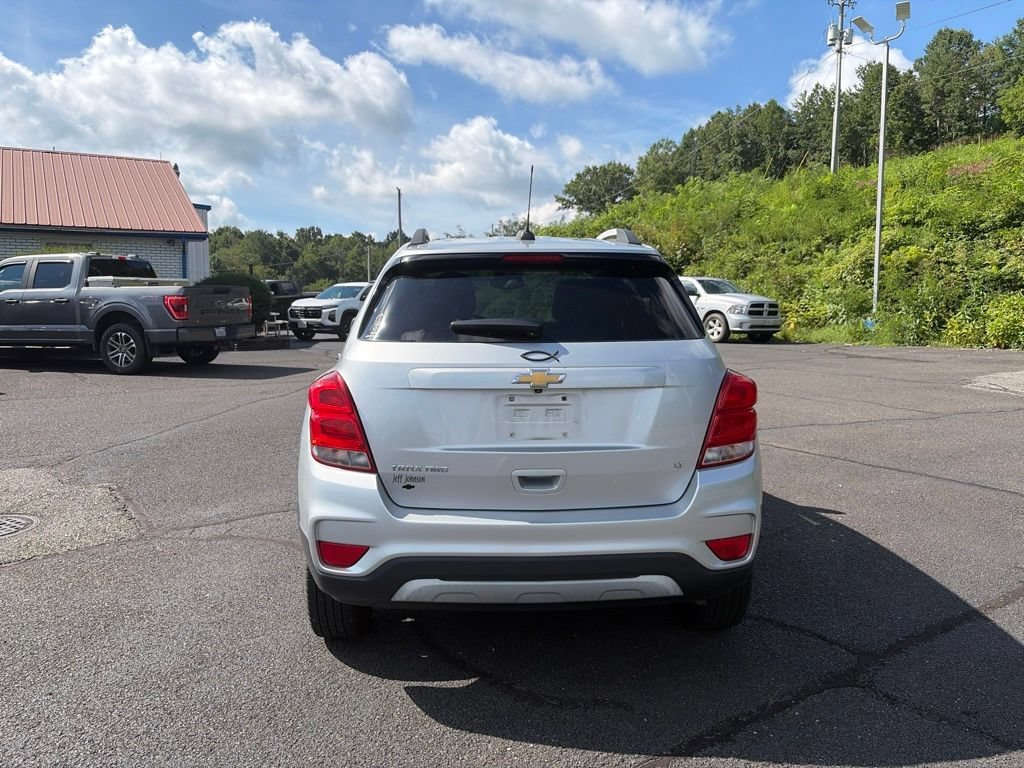 Used 2017 SILVER ICE METALLIC Chevrolet LT image 8