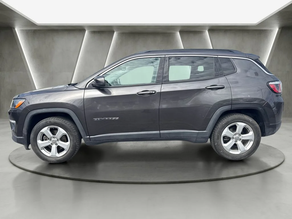 Used 2020 Gray Jeep Latitude image 4