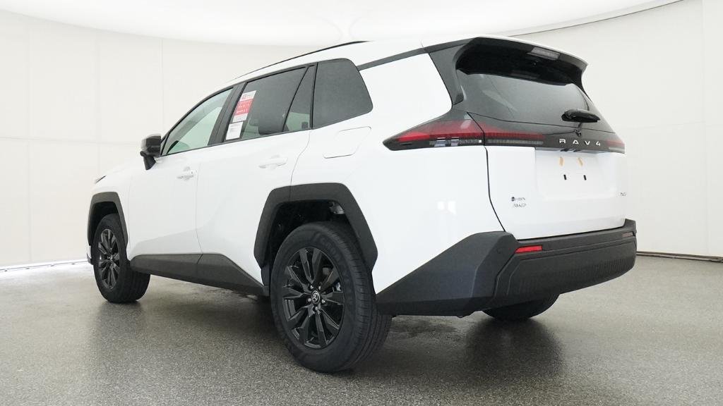 New 2026 Ice Cap Toyota XLE Premium image 3