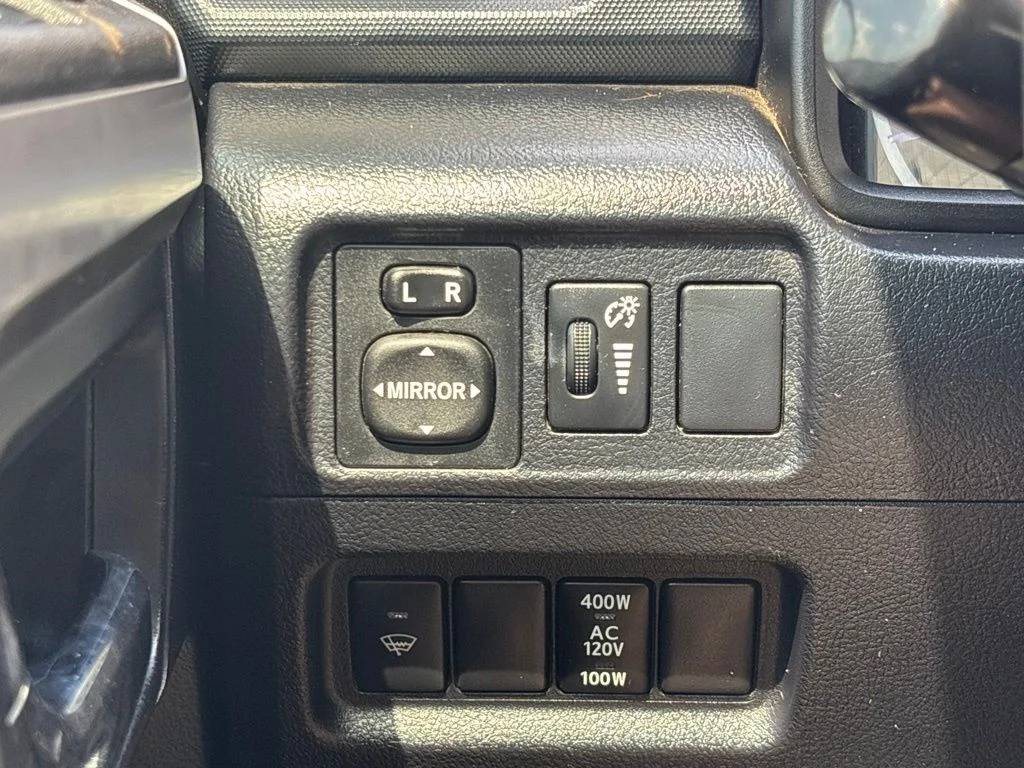 Used 2015 Red Toyota SR5 image 22