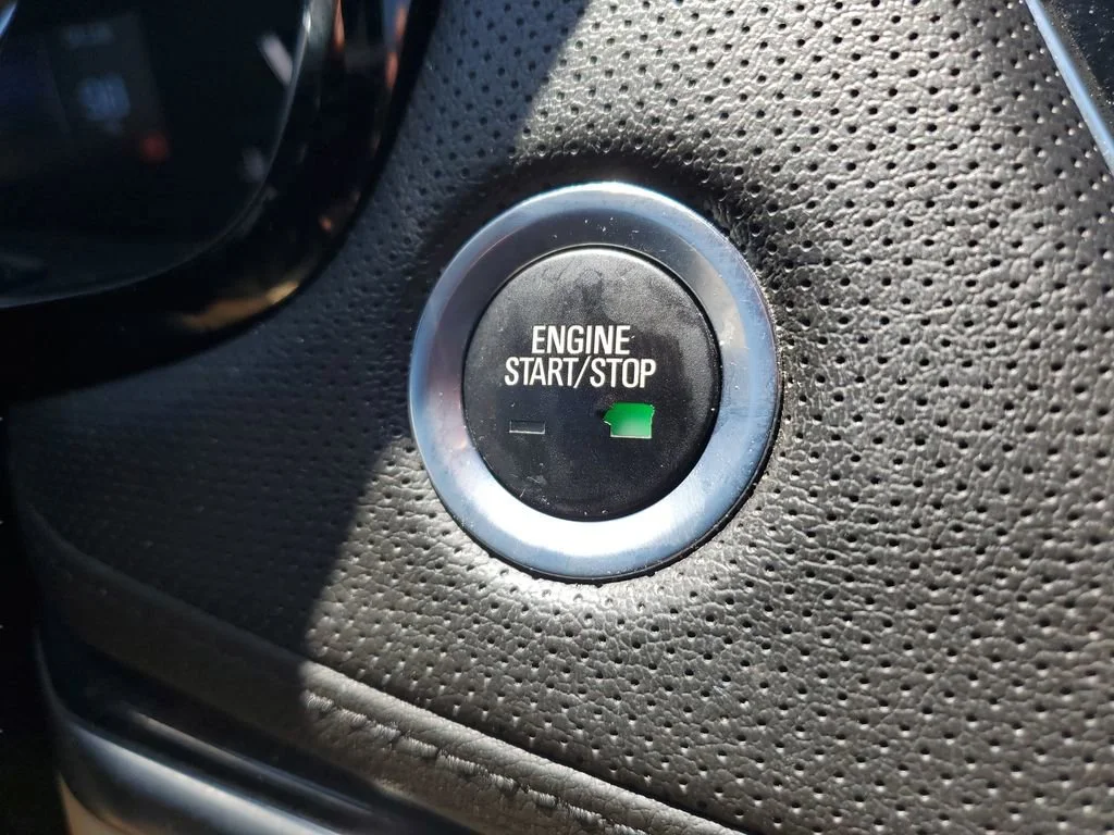 Used 2018 HARBOR BLUE METALLIC Cadillac FWD image 23