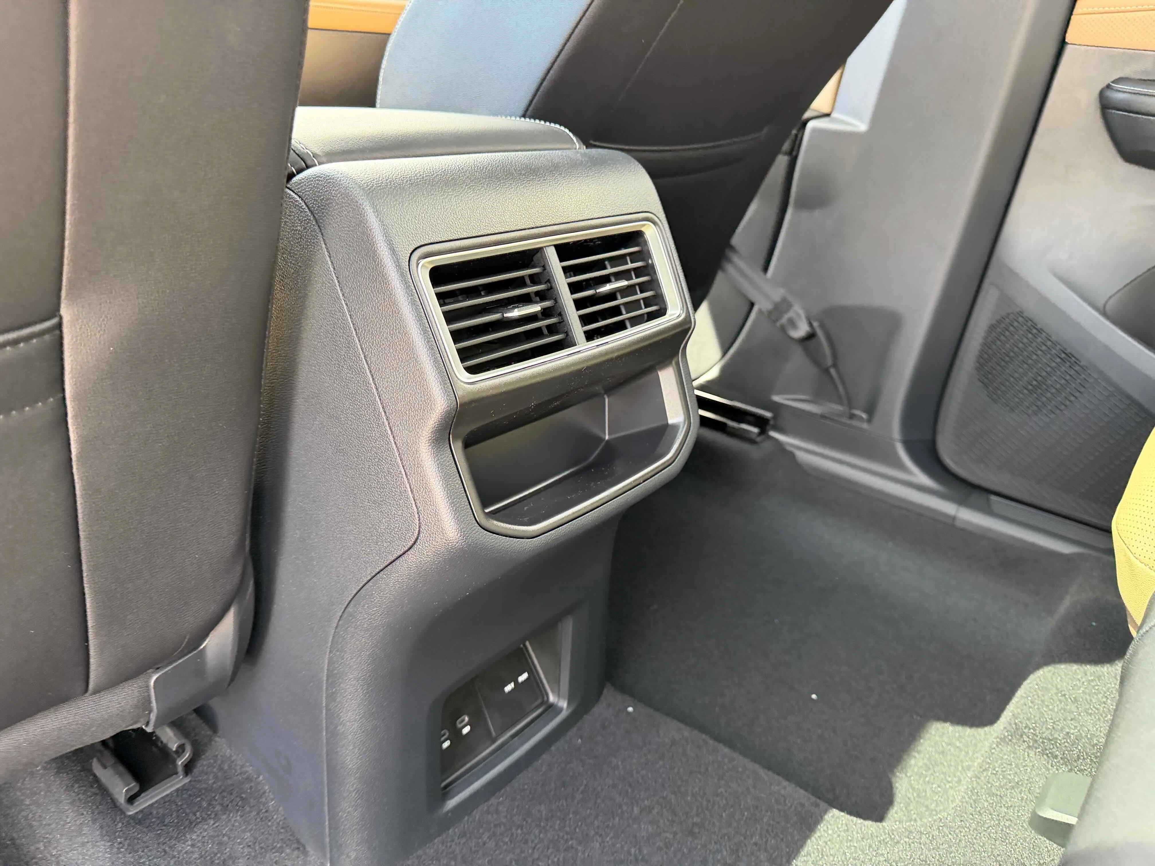 New 2026 Deep Black Volkswagen 2.0T SE w/Technology image 29