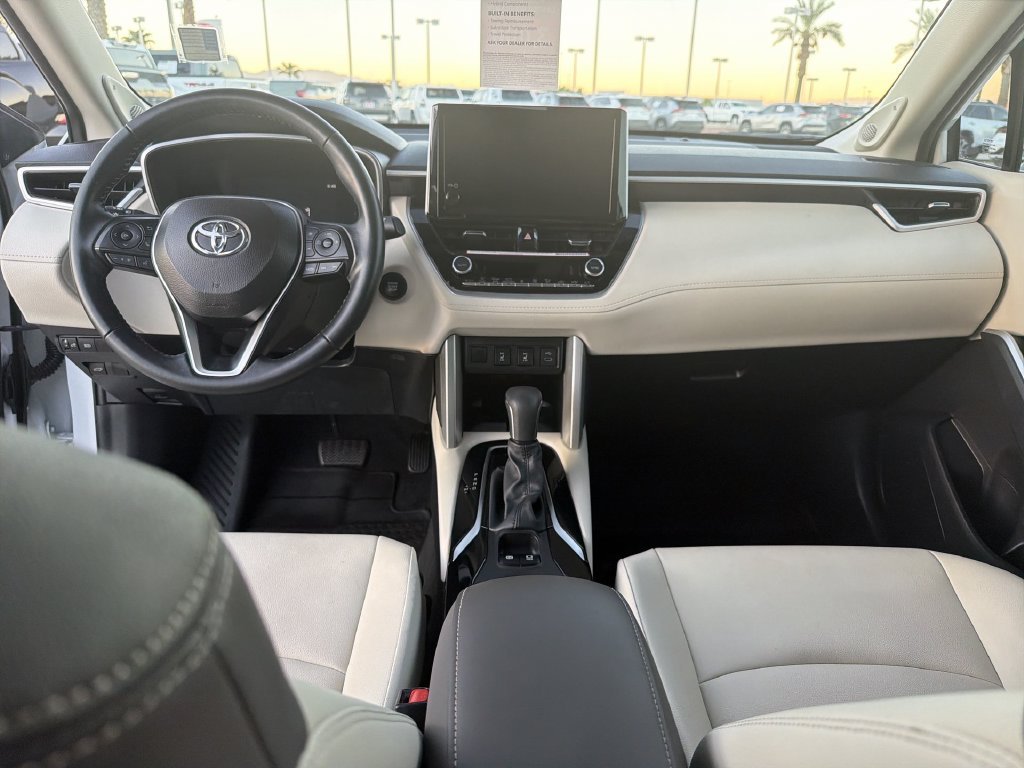2024 Toyota Corolla Cross XLE - Photo 14