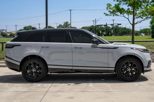 Used 2025  Land Rover Dynamic SE image 8