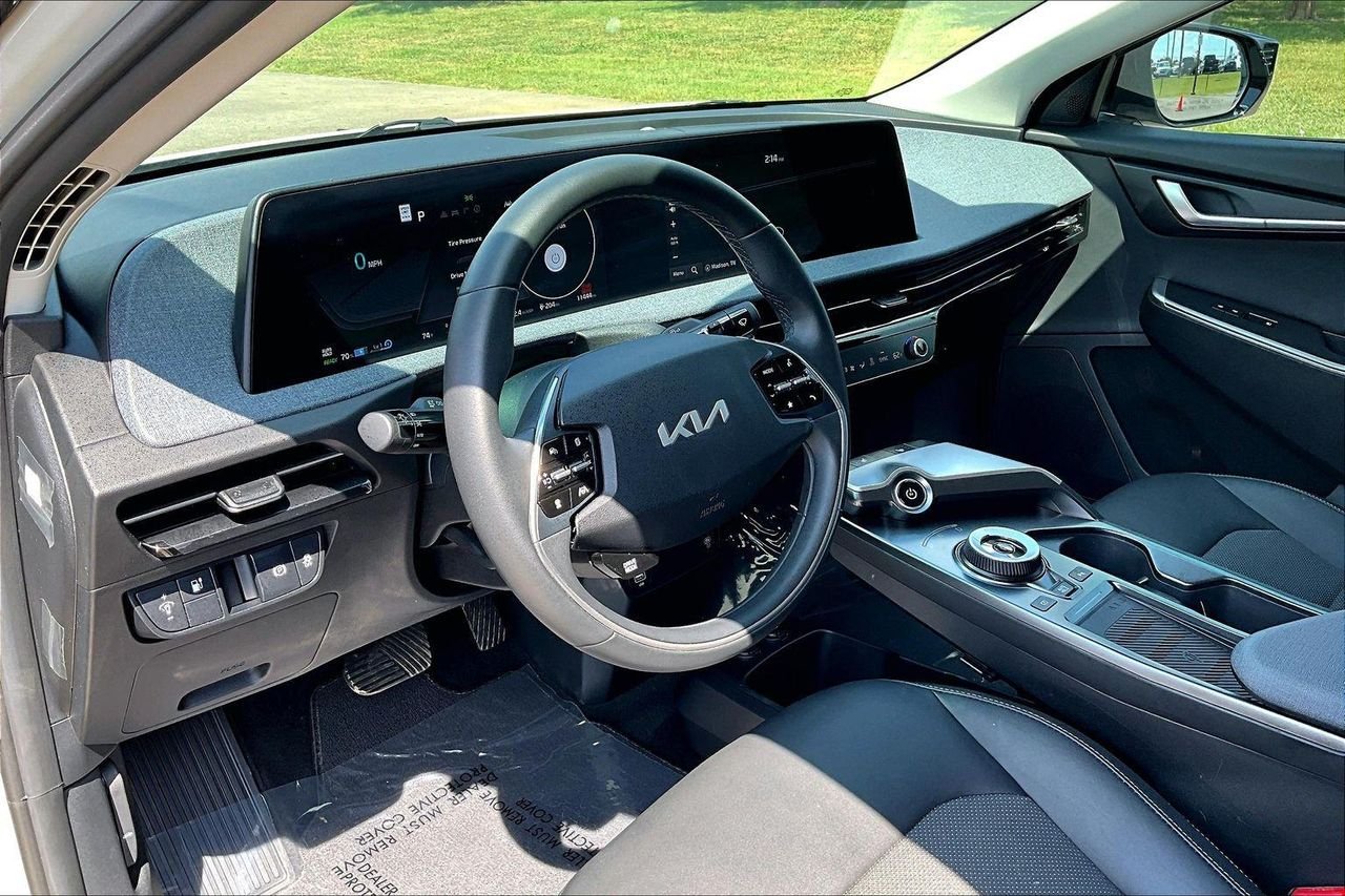 Used 2024 Glacier Kia Light Long Range image 18