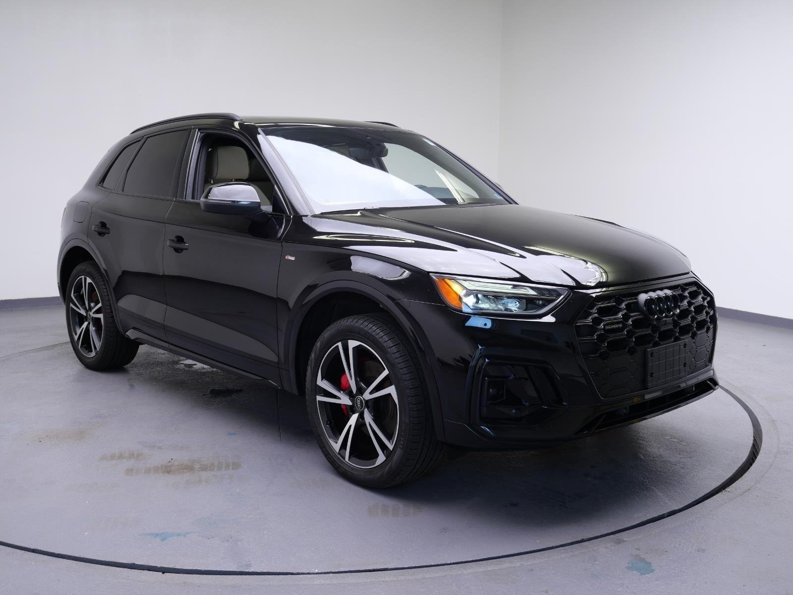 Used 2025 Mythos Black Metallic Audi S line Premium Plus image 3