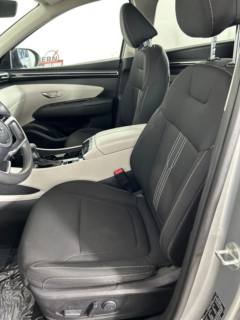 Used 2023 Silver Hyundai SEL image 12