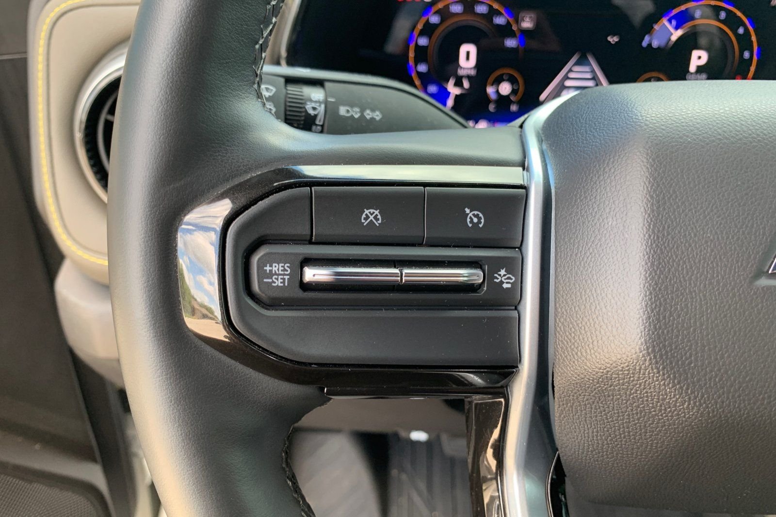 Used 2024 White Chevrolet ZR2 image 29