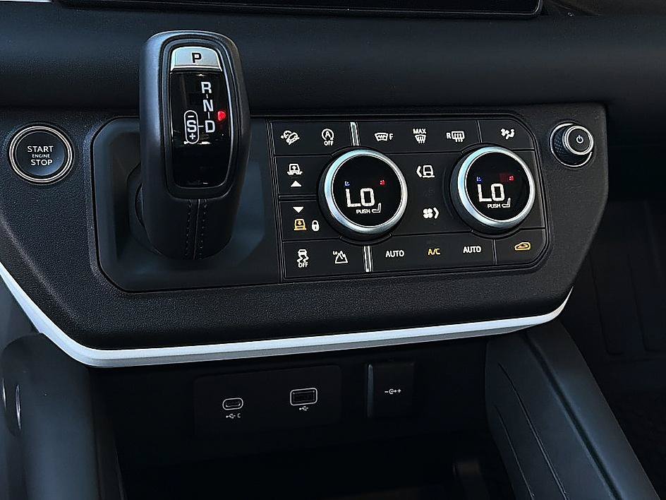 Used 2024 Fuji White Land Rover S image 16