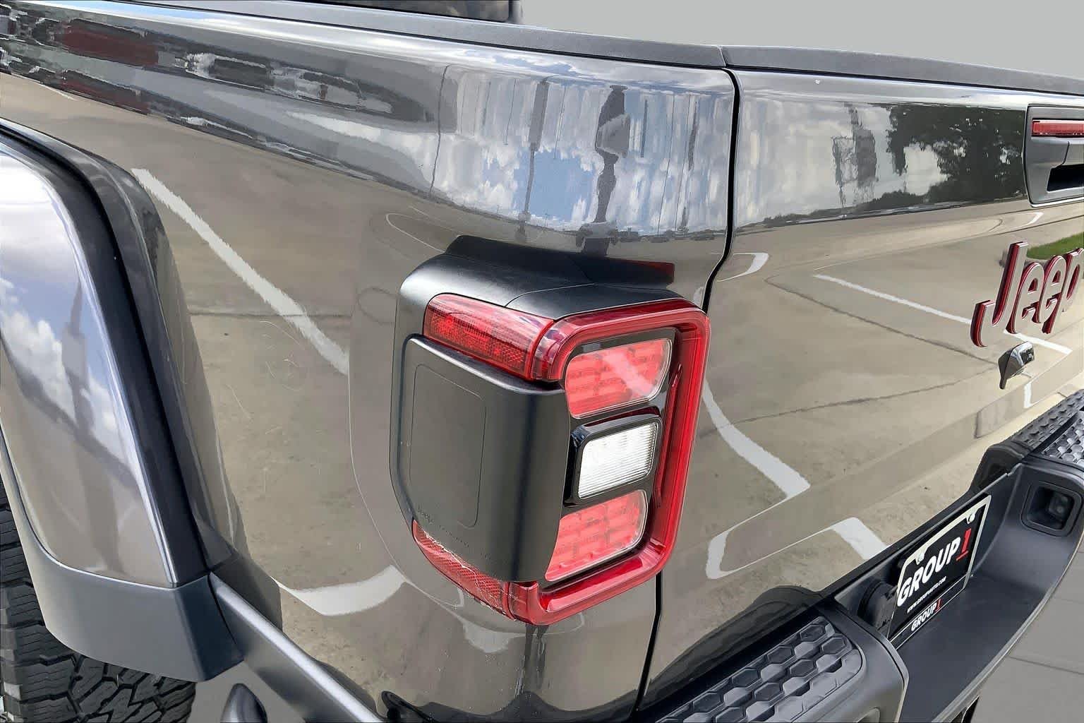 Used 2021 Granite Crystal Metallic Clearcoat Jeep Rubicon image 27