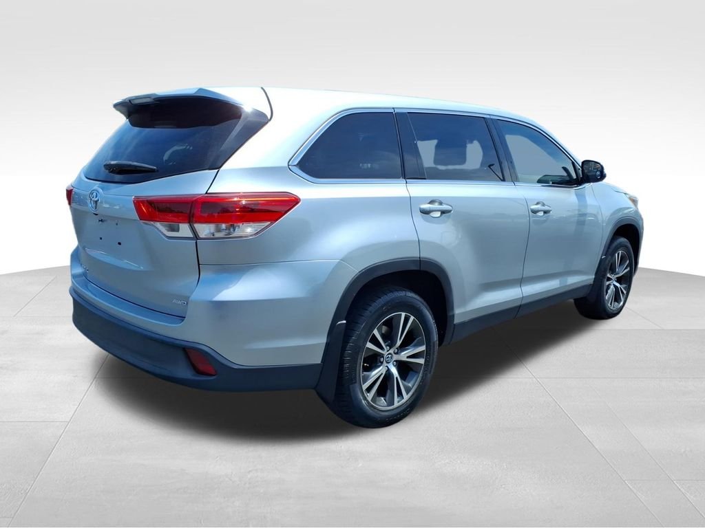 Used 2019 Celestial Silver Metallic Toyota LE image 27