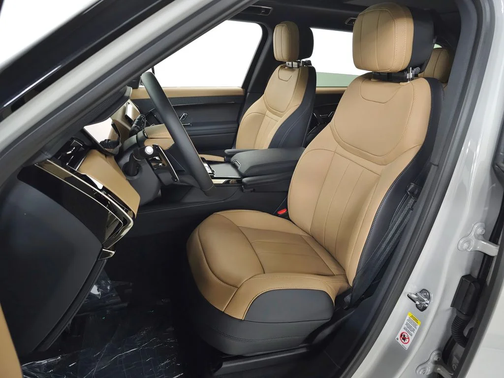 New 2026 Borasco Grey Land Rover Dynamic SE image 16