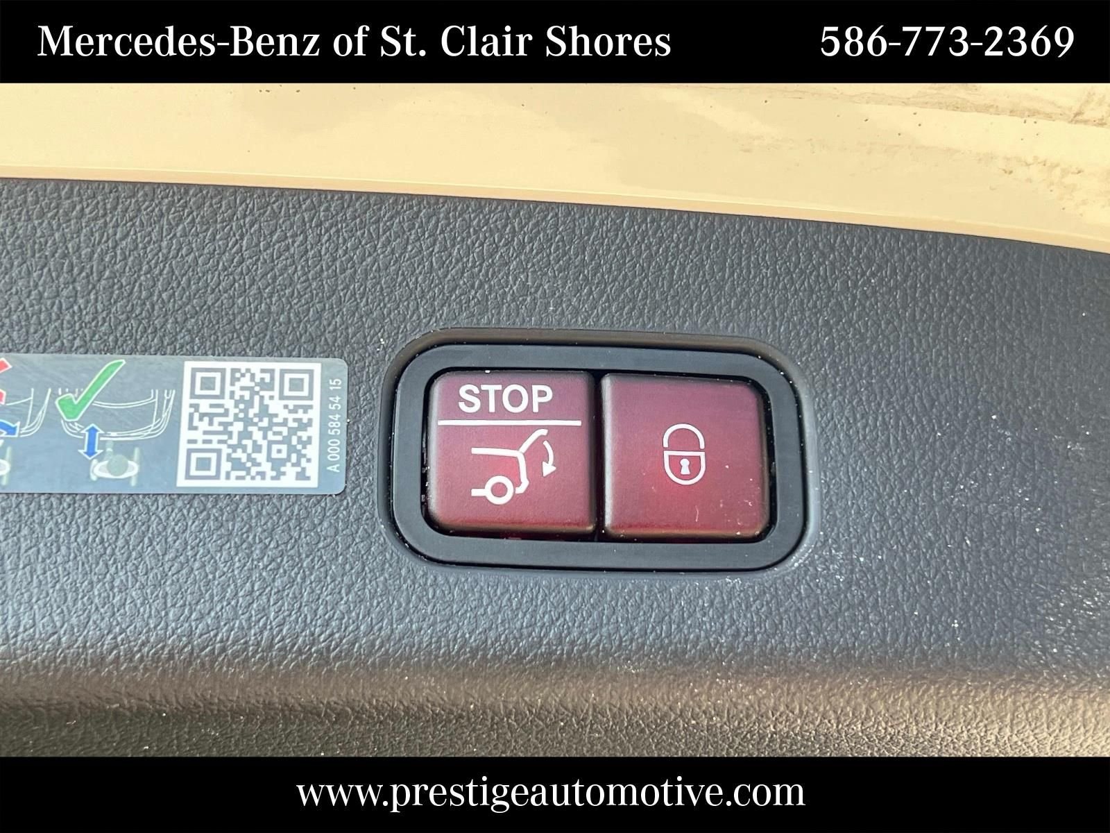 Certified Used 2025 White Mercedes-Benz GLC 300 image 14