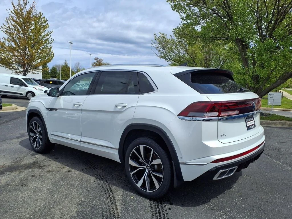 New 2026 Opal White Pearl Volkswagen 2.0T SEL R-Line Black image 4